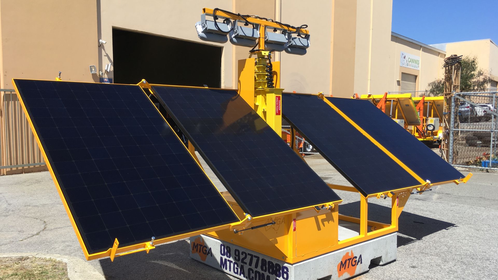 Lux 4 SOLAR LIGHTING SOLUTIONS